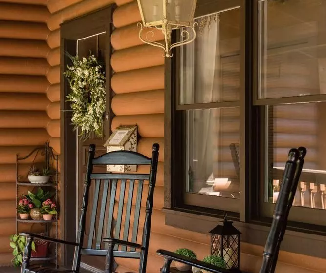 ベッドアンドブレックファースト Plantation Oaks Inn