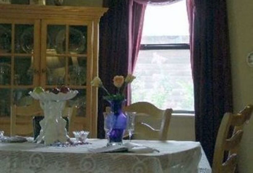 مبيت وإفطار Susan's Cottages