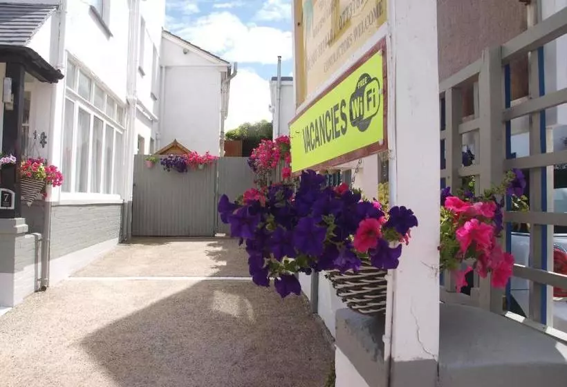 تختخواب و صبحانه The Bronte