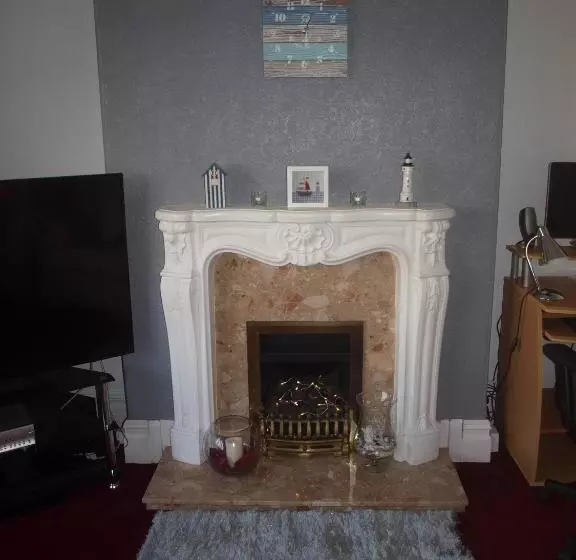 تختخواب و صبحانه The Bronte