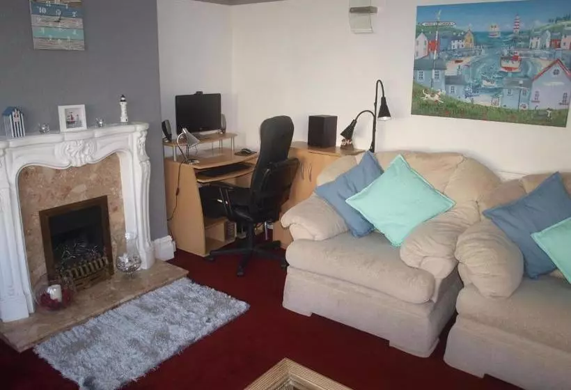 تختخواب و صبحانه The Bronte