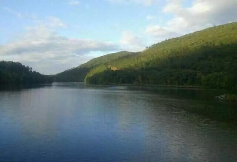 住宿加早餐 The Maples At Warner