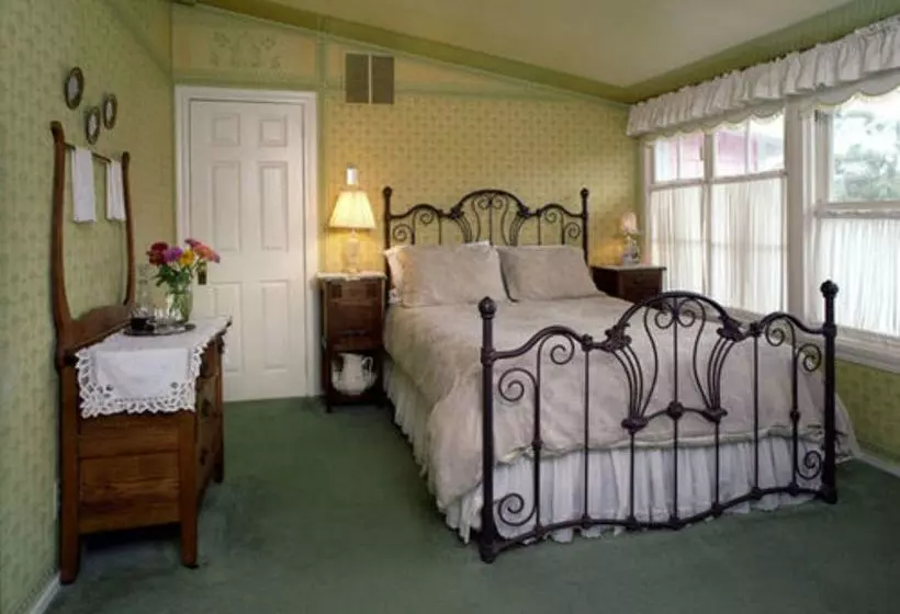 住宿加早餐  The Pink Mansion