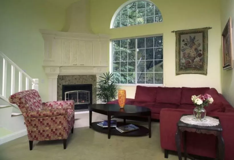 住宿加早餐  The Pink Mansion