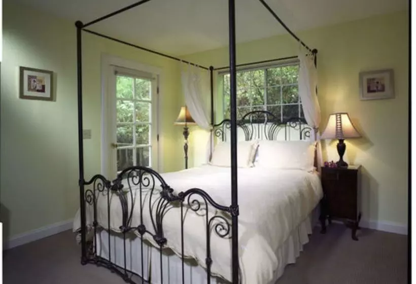 住宿加早餐  The Pink Mansion