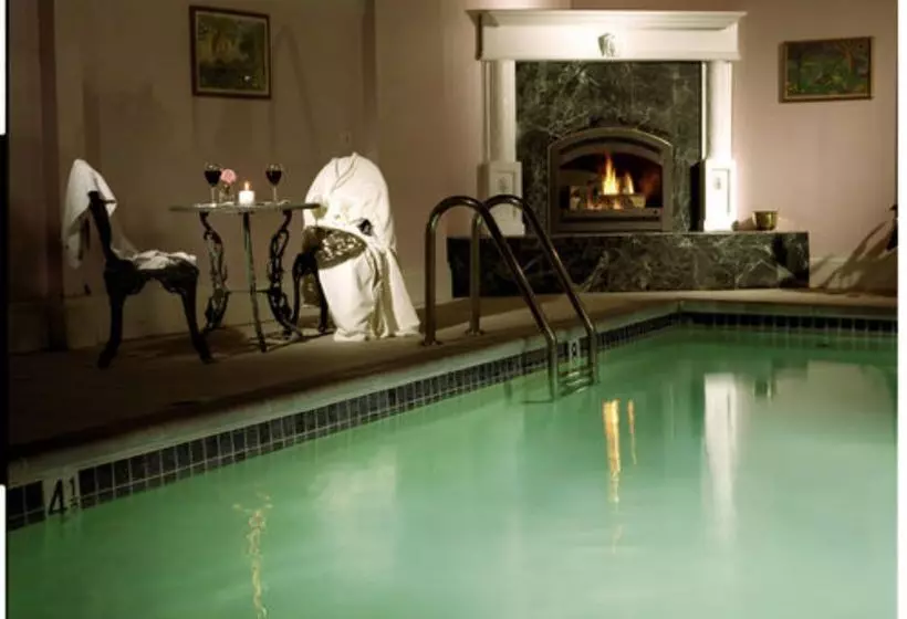 住宿加早餐  The Pink Mansion