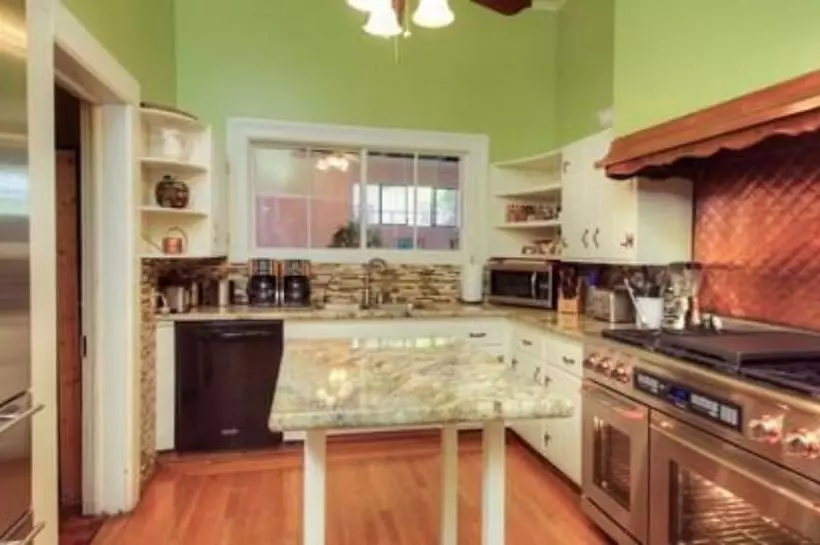 住宿加早餐  The Pink Mansion