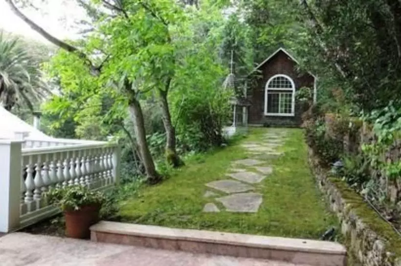 住宿加早餐  The Pink Mansion