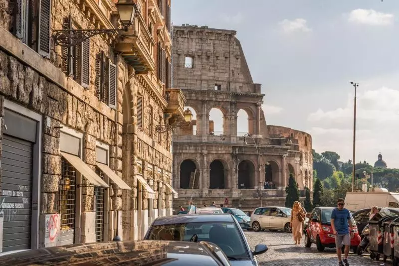 Colosseum Street