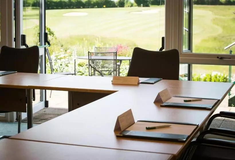 בית מלון כפרי Greetham Valley