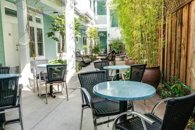 فندق Pacific Blue Inn