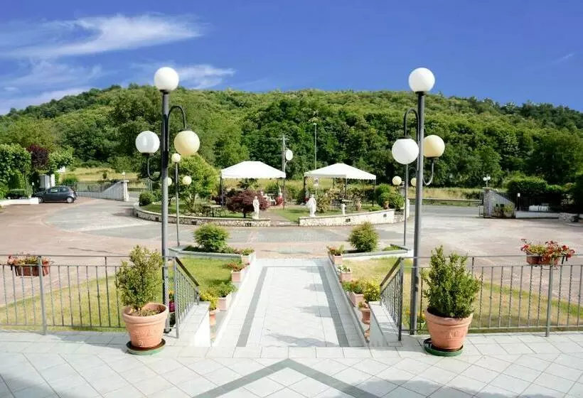 هتل Ristorante La Ripa