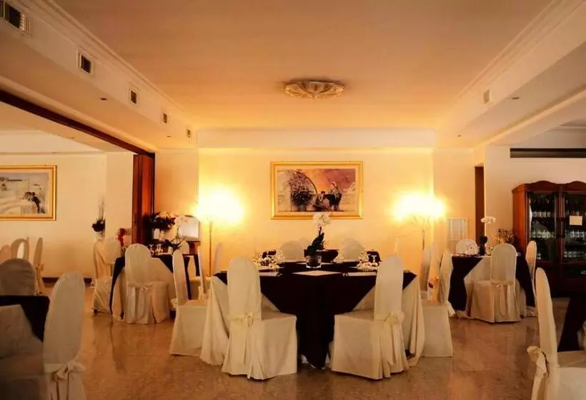 هتل Ristorante La Ripa