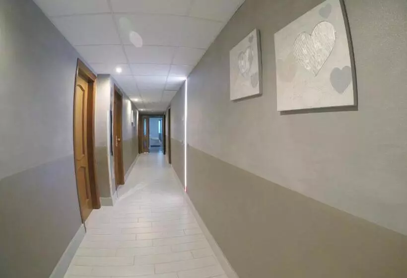 هتل Ristorante La Ripa