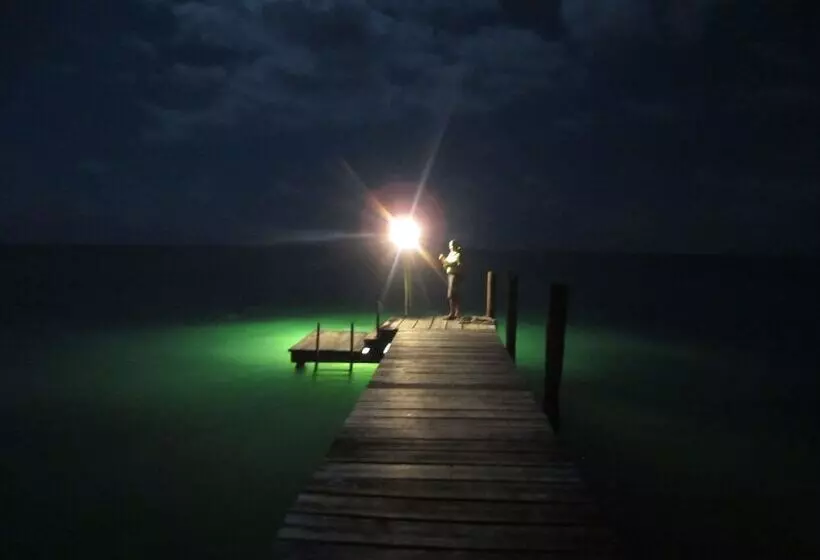 Hotel St. George's Caye Resort