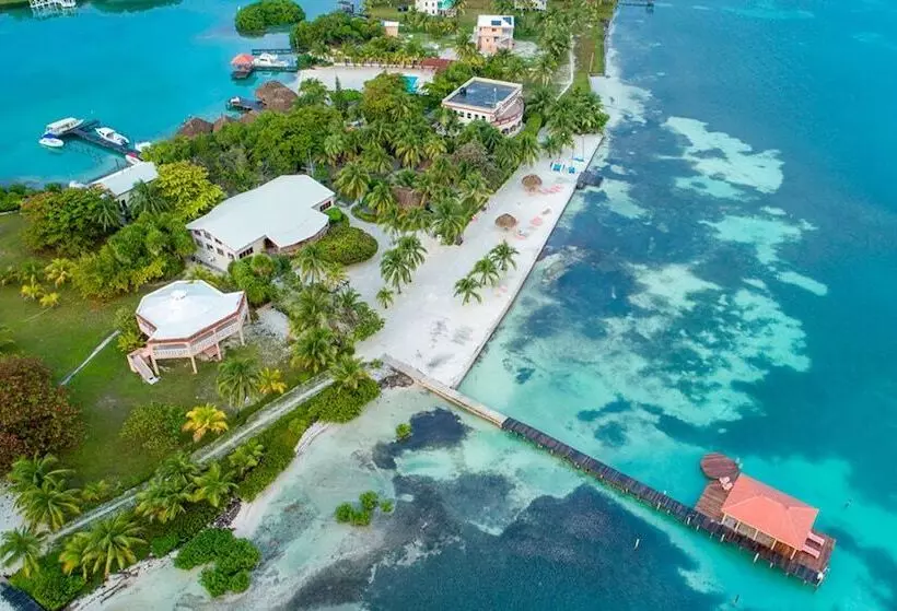 Hotel St. George's Caye Resort