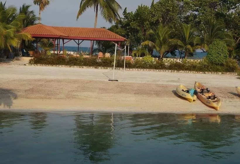 Hotel St. George's Caye Resort