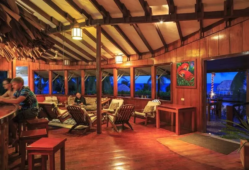 Hotel St. George's Caye Resort