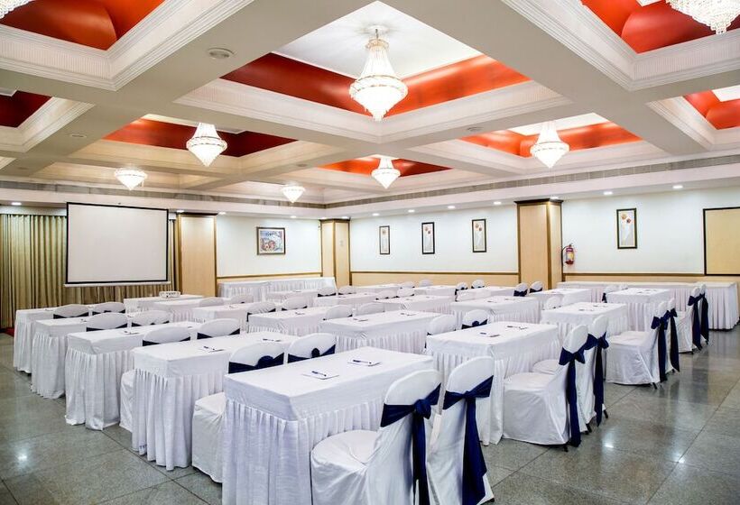 فندق Tip Top Plaza