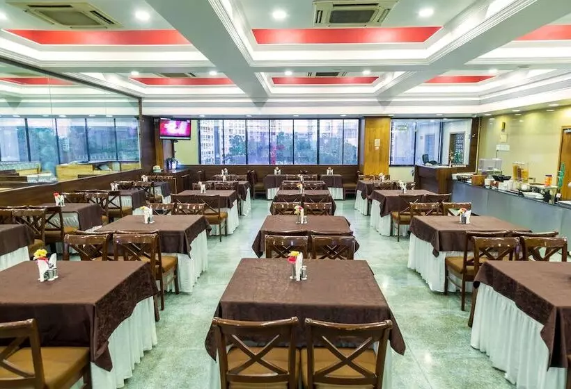 Отель Tip Top Plaza