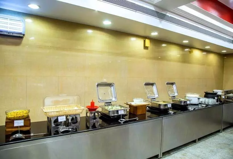 Отель Tip Top Plaza