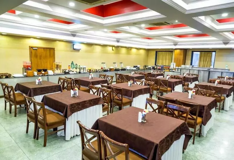 Отель Tip Top Plaza