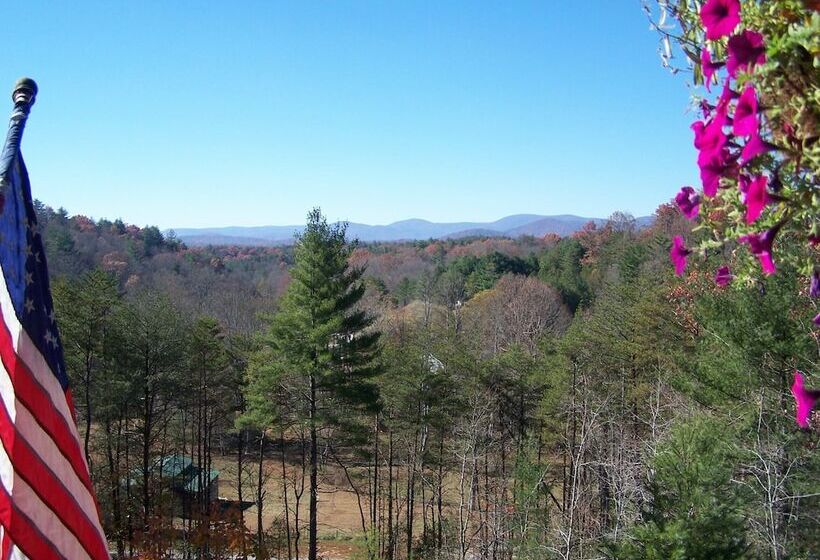 Long Mountain Lodge Bed & Breakfast