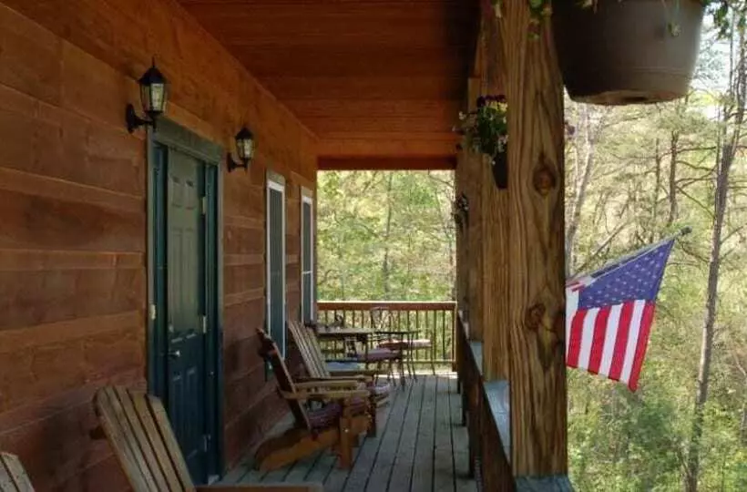 Long Mountain Lodge Bed & Breakfast