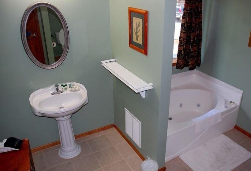 Long Mountain Lodge Bed & Breakfast