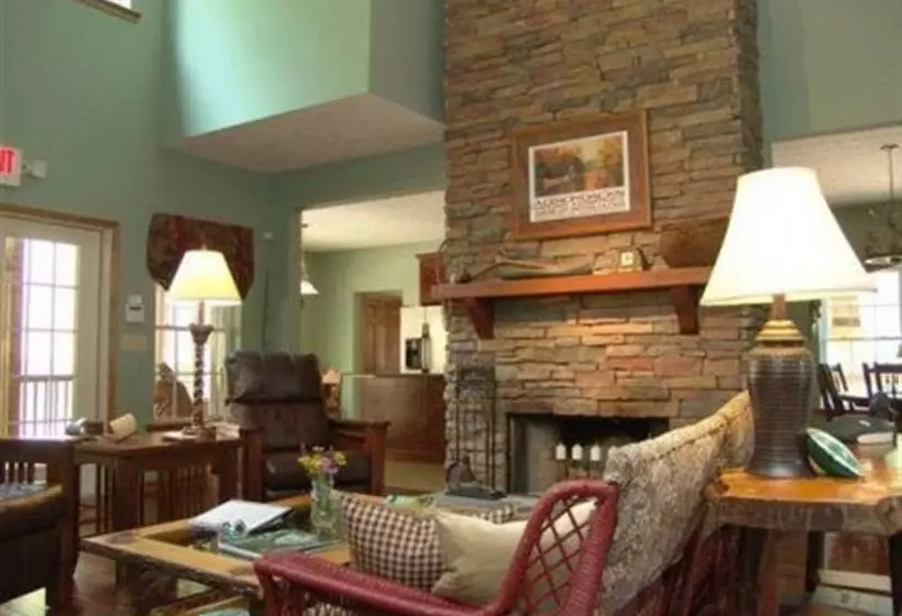 Long Mountain Lodge Bed & Breakfast