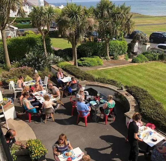 پانسیون Cairn Bay Lodge