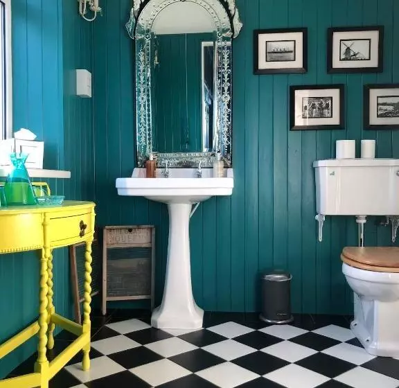 پانسیون Cairn Bay Lodge