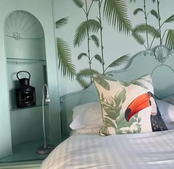 پانسیون Cairn Bay Lodge