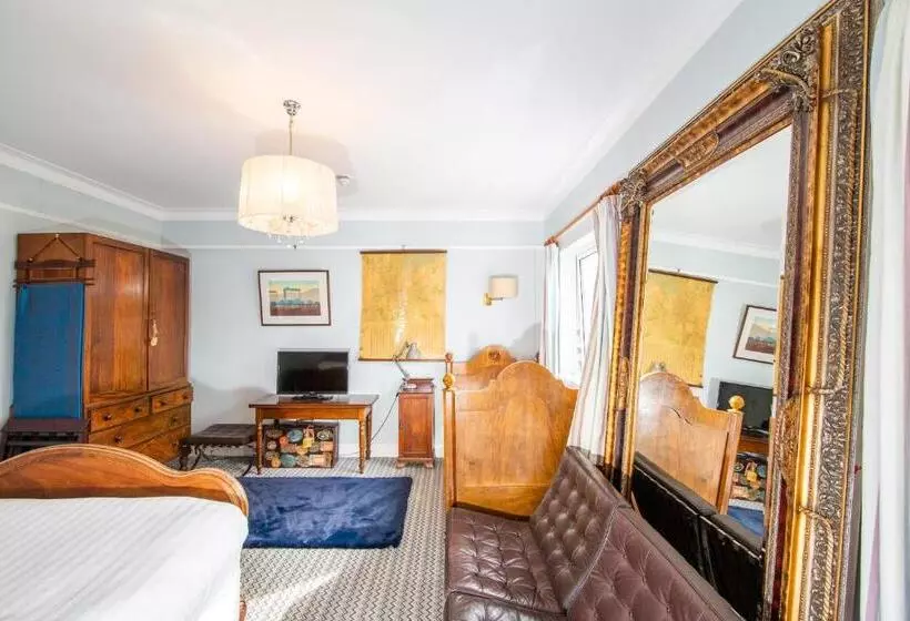 پانسیون Cairn Bay Lodge