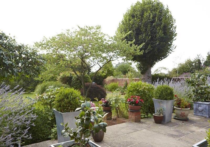 ペンション Somerville House