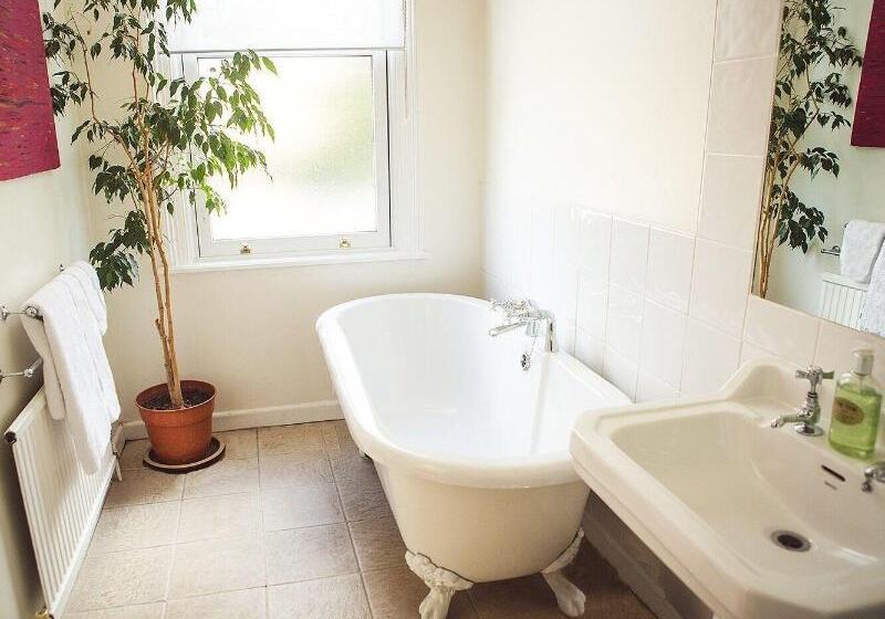 ペンション Somerville House