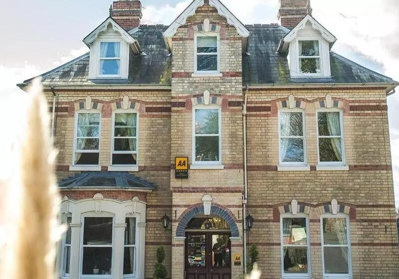 بنسيون Somerville House