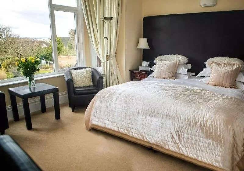 بنسيون Somerville House