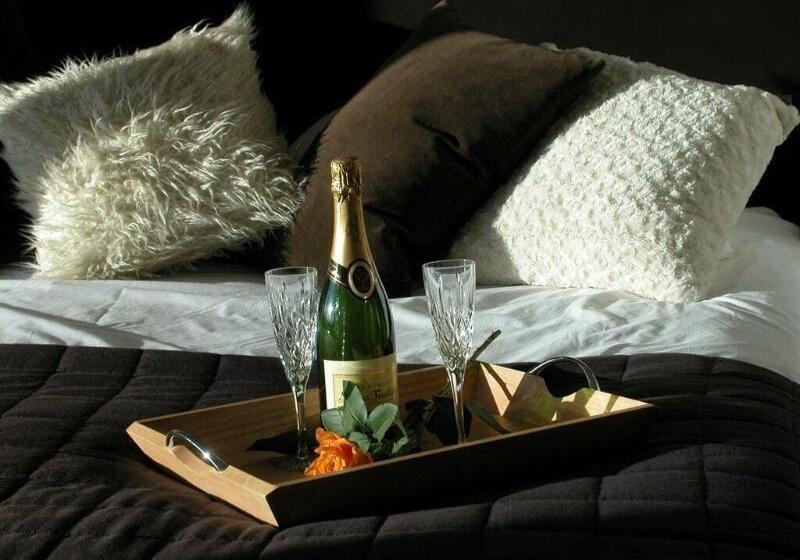 ペンション Somerville House