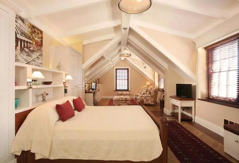 Majatalo St James Guesthouses