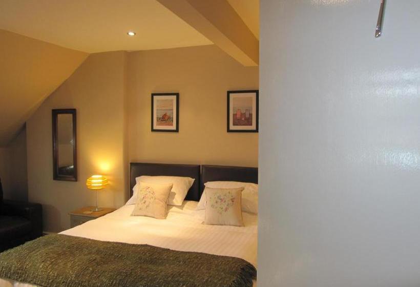 פנסיון The Dorchester Guest House