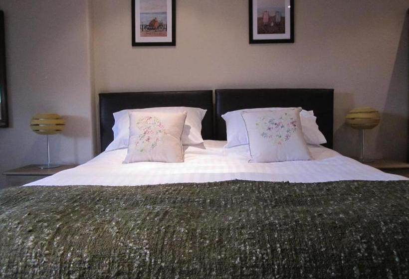 פנסיון The Dorchester Guest House