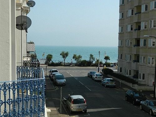 بنسيون The Sherwood Guest House