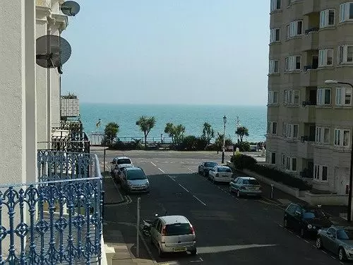 ペンション The Sherwood Guest House