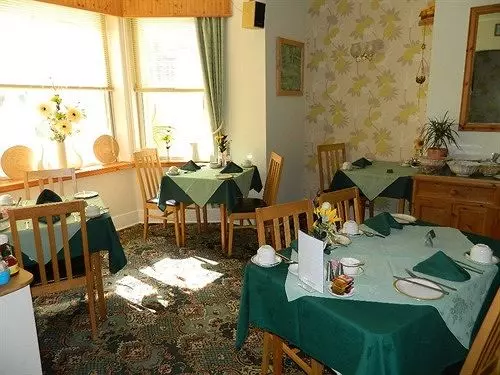 ペンション The Sherwood Guest House