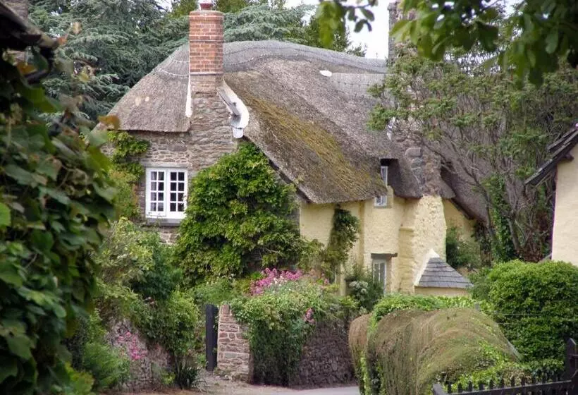 Majatalo Tudor Cottage