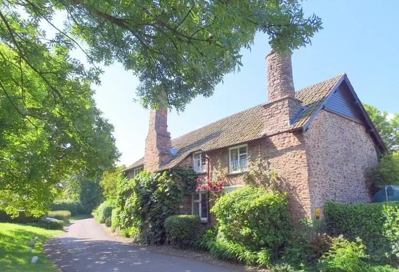 Majatalo Tudor Cottage