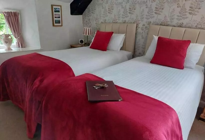 Majatalo Tudor Cottage