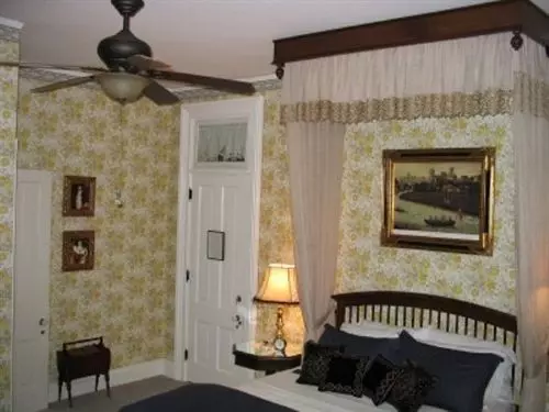 Pinehill Inn Bed & Breakfast