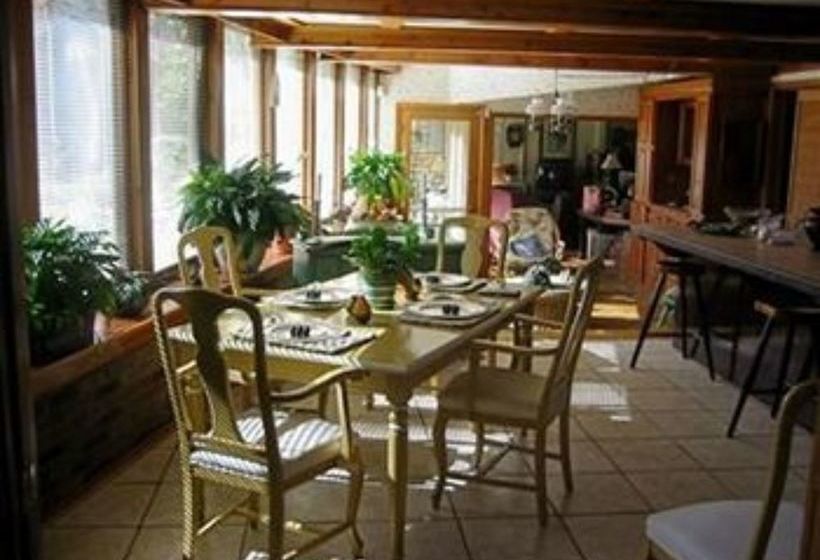 Rock Laurel Bed And Breakfast